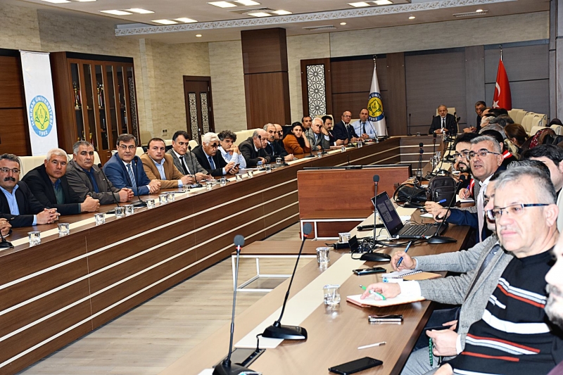 Harran Üniversitesi’nde Alternatif Ürün Desenleri Çiftçilerle Paylaşıldı