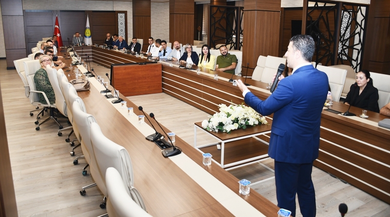 Harran Üniversitesinde TÜBİTAK Destekli TÜMTÜRKÇE Projesinin Tanıtım ve Değerlendirme Toplantısı Yapıldı