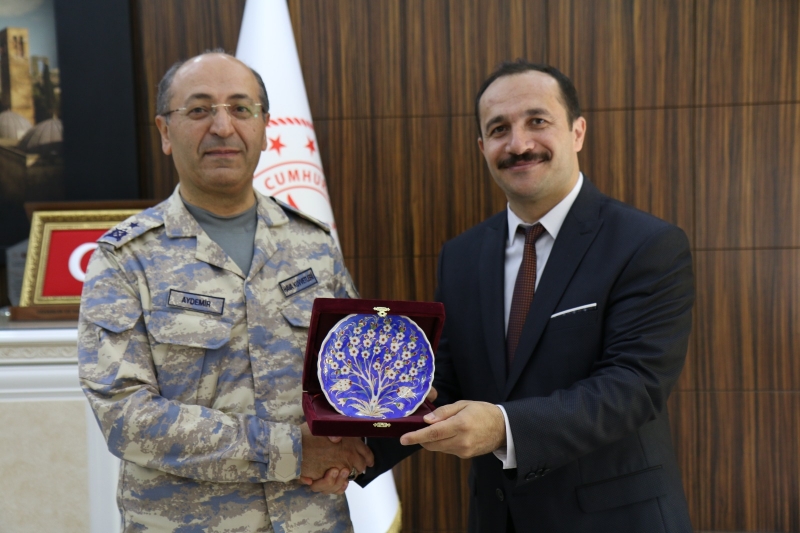 Hava Tabip Tuğgeneral Durmuş AYDEMİR'den İl Sağlık Müdürüne ziyaret.