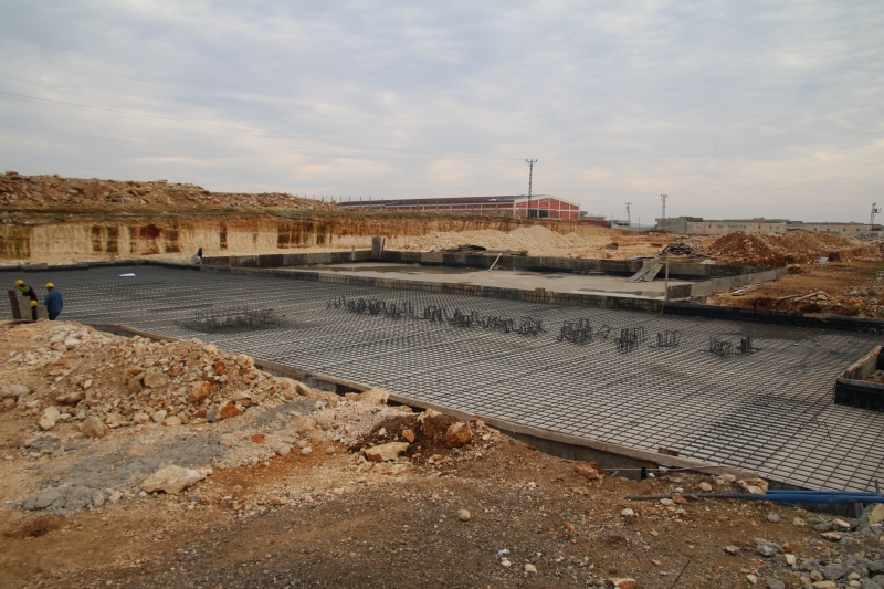 HAYVAN BORSASI İNŞAATI SÜRÜYOR