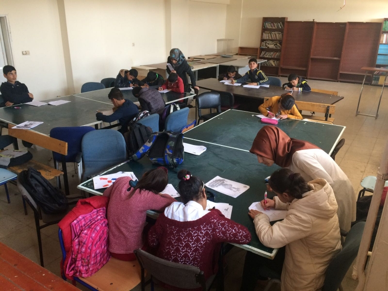 HRÜ Eğitim Fakültesi Öğrencilerinden Okuma Yazma Seferberliğine Destek