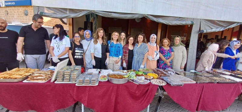 HRÜ Paylaşan Eller Grubu'ndan Öğrencilere Moral Desteği