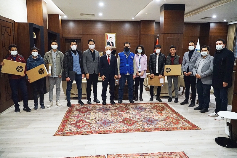 HRÜ Tarafından Düzenlenen Yazılım, STEM ve Mentörlük Eğitimleri Başarıyla Tamamlandı