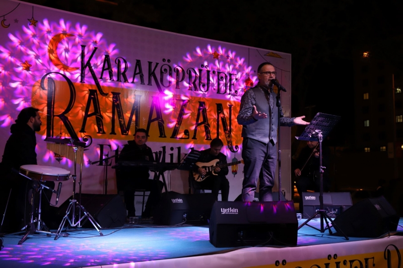 İbrahim Sadri Sahne Aldı