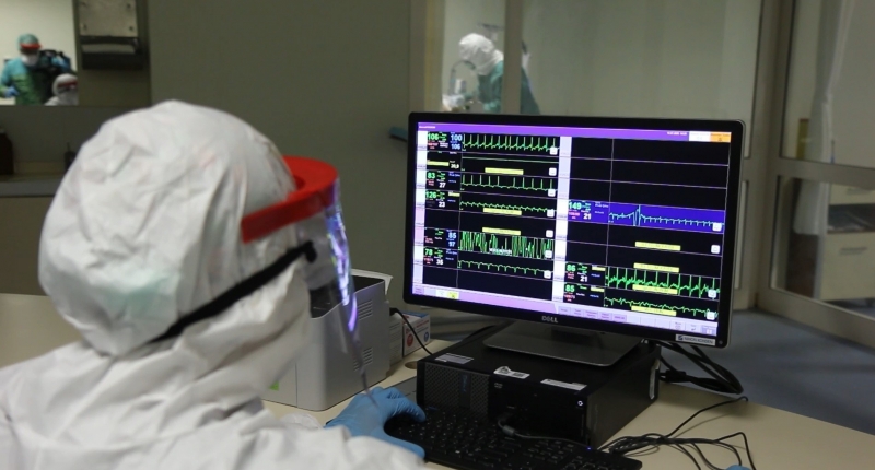 İL SAĞLIK MÜDÜRÜ MEHMET GÜLÜM “OMİCRON” İÇİN UYARDI