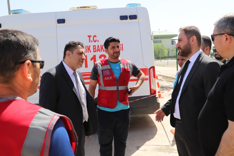 İl Sağlık Müdürü Solmaz Ambulans Kullandı