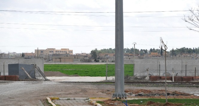 İLGİNÇ!.. SURİYE SINIRINDA 4 DUVAR KALDIRILDI