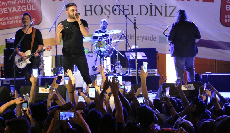 İlyas Yalçıntaş Konserine Yoğun İlgi