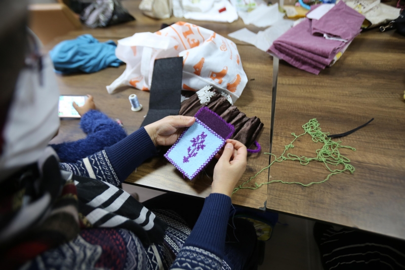 KADINLAR, HALİLİYE İLE MESLEK ÖĞRENİYOR