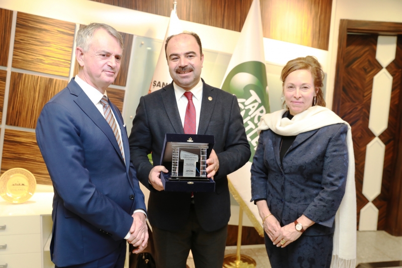 Kanada Büyükelçisi Cooter Şanlıurfa Büyükşehir Belediyesini Ziyaret Etti