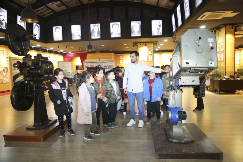 KARAKÖPRÜ BELEDİYESİ MÜZELERİ ÖĞRENCİLERİ AĞIRLADI