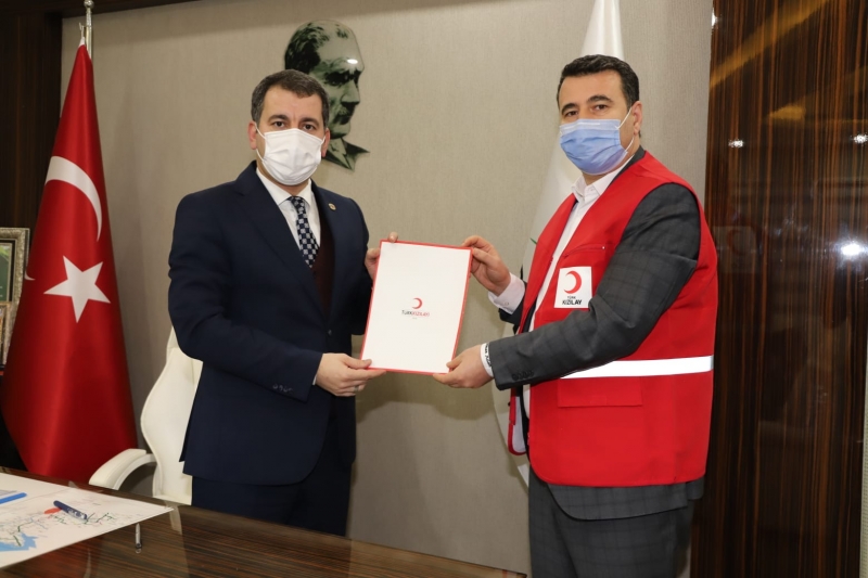 Karaköprü Belediyesi ile Kızılay’dan gıda yardımı