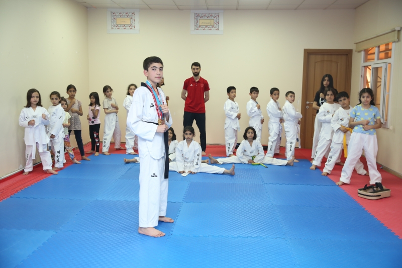 ​KARAKÖPRÜ BELEDİYESİ ÇADIR SPOR MERKEZİNDE ŞAMPİYON YETİŞİYOR