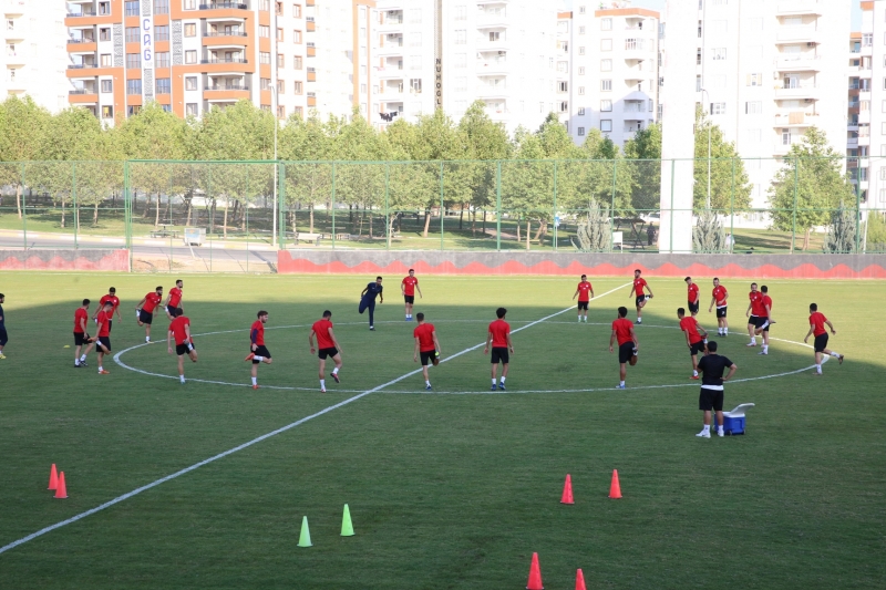 Karaköprü Belediyespor Batman’a Hazırlanıyor