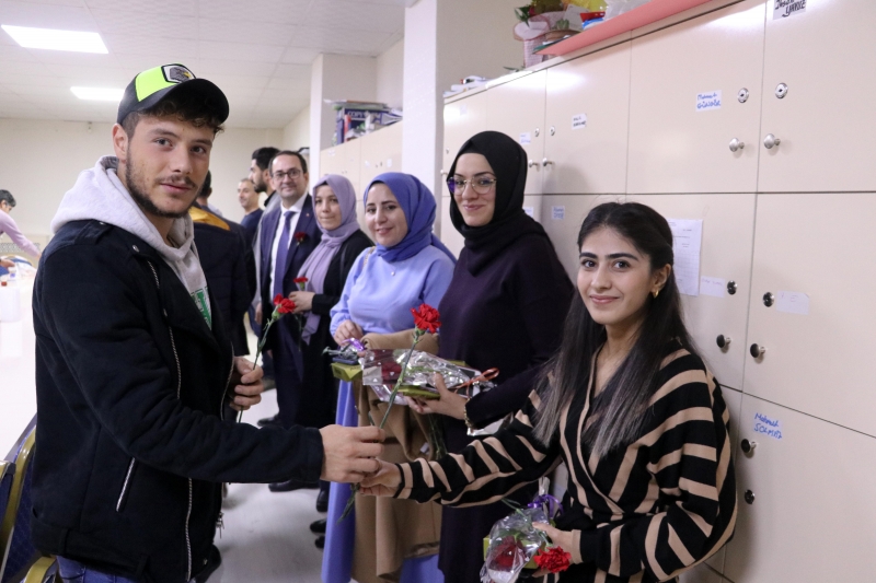 KARAKÖPRÜ BELEDİYESPOR’DAN ÖĞRETMENLERE ANLAMLI ZİYARET