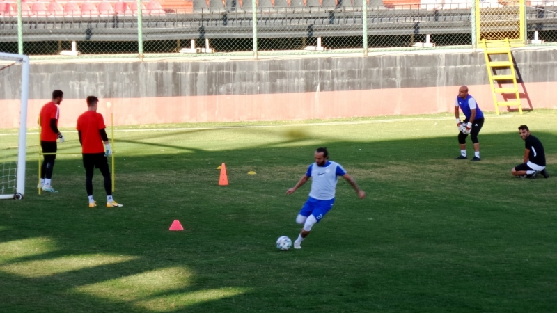 Karaköprü Belediyespor Bayrampaşaspor'a bileniyor