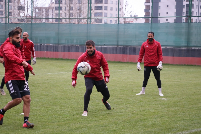 KARAKÖPRÜ BELEDİYESPOR FETHİYE’YE BİLENİYOR