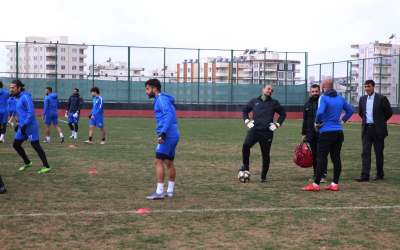 Karaköprü Belediyespor yönetiminden takıma tam destek