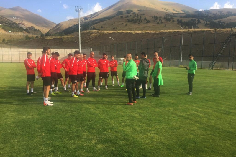 KARAKÖPRÜ BELEDİYESPOR’UN ERZURUM KAMPI BAŞLADI
