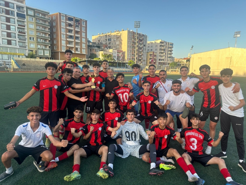KARAKÖPRÜ BELEDİYESPOR U-17 TAKIMI BÖLGE ŞAMPİYONU OLDU