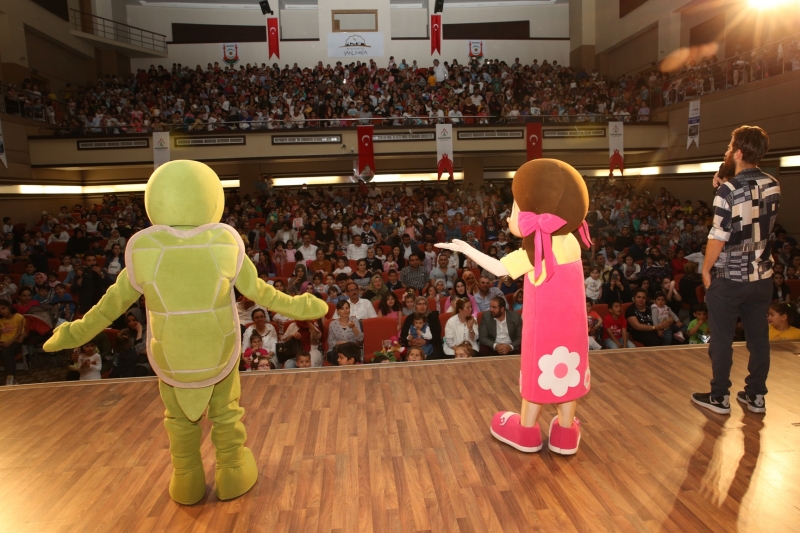 Karaköprü de Niloya Müzikali Çocukları Coşturdu
