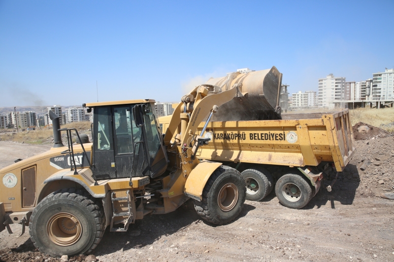 KARAKÖPRÜ  DOĞUKENT'TE YOL SEFERBERLİĞİ