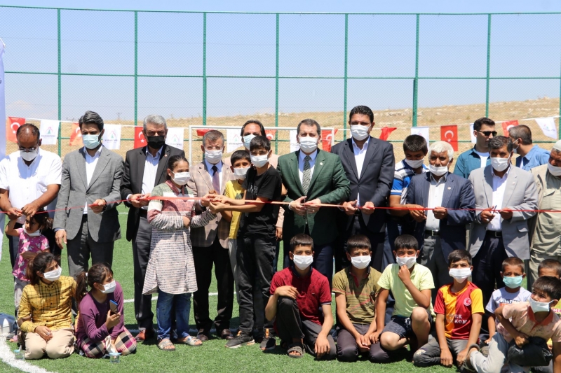 KARAKÖPRÜ KIRSALINA 2 YENİ SENTETİK ÇİM SAHA KAZANDIRILIYOR