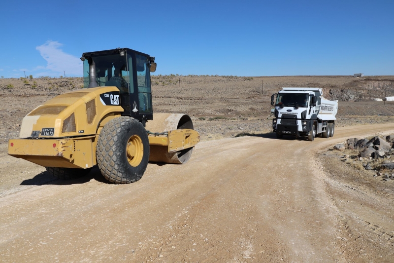KARAKÖPRÜ KIRSALINDA KÖY İÇİ YOLLAR YENİLENİYOR