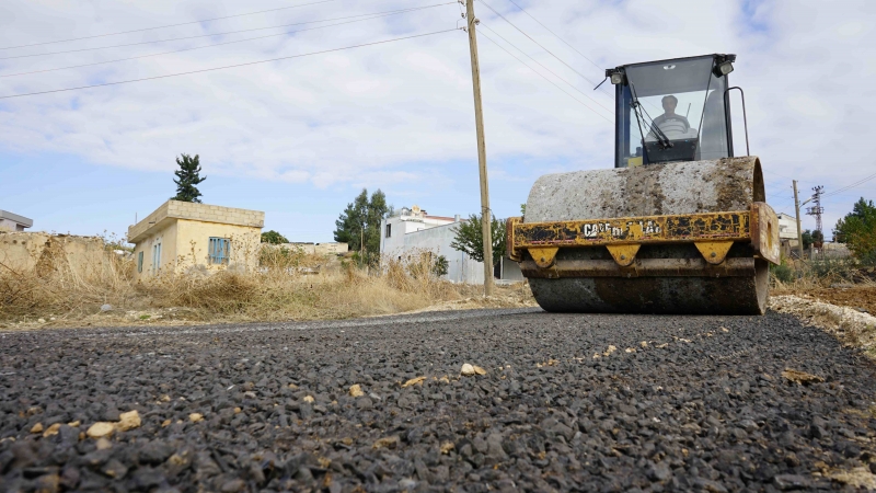 KARAKÖPRÜ KIRSALINDA KONFORLU ULAŞIM İÇİN YOLLAR YENİLENİYOR