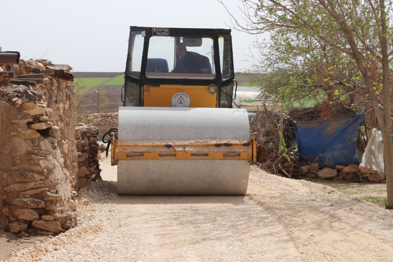 Karaköprü Kırsalında Yol Atağı Devam Ediyor