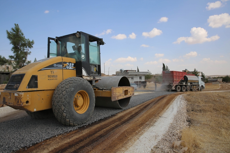 KARAKÖPRÜ KIRSALINDA KIŞ ÖNCESİ ÜSTYAPI ÇALIŞMALARI SÜRÜYOR