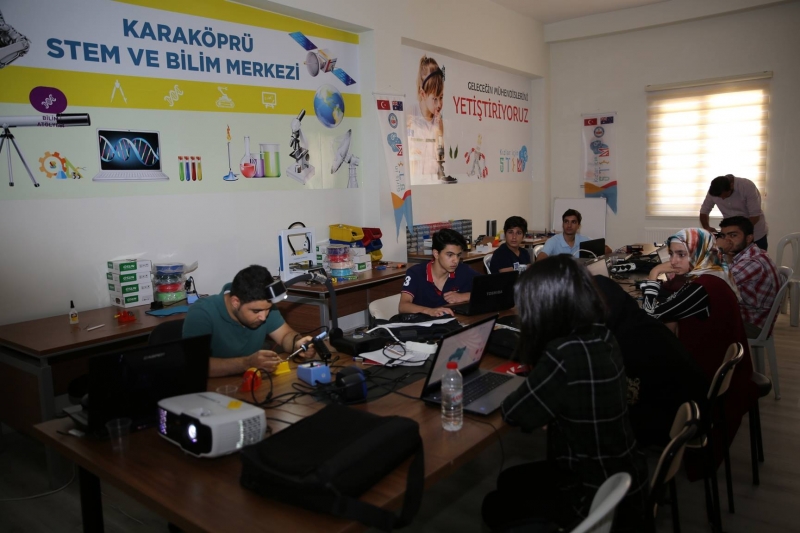 Karaköprü Stem Merkezine Büyük Onur