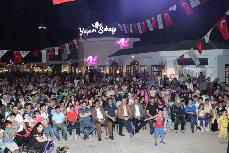 Karaköprü Yaşam Sokağında Ramazan Coşkusu Sürüyor