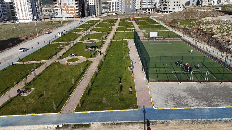 KARAKÖPRÜ'DE 11 BİN METREKARELİK YENİ PARK KAZANDIRILDI