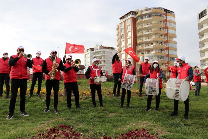 KARAKÖPRÜ'DE 11 NİSAN'A ÖZEL BANDO GÖSTERİSİ VE KORTEJ YÜRÜYÜŞÜ
