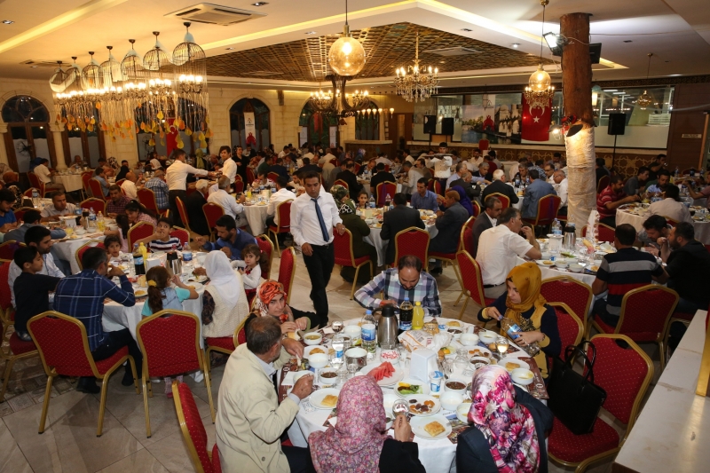 Karaköprü’de Anlamlı İftar