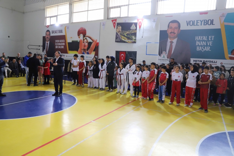 KARAKÖPRÜ’DE BAŞARILI SPORCULAR ÖDÜLLENDİRİLDİ