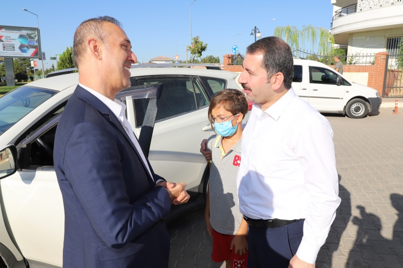 KARAKÖPRÜ’DE BATIKENT'TE YOLLAR KİLİTLİ PARKEYLE DÖŞENİYOR