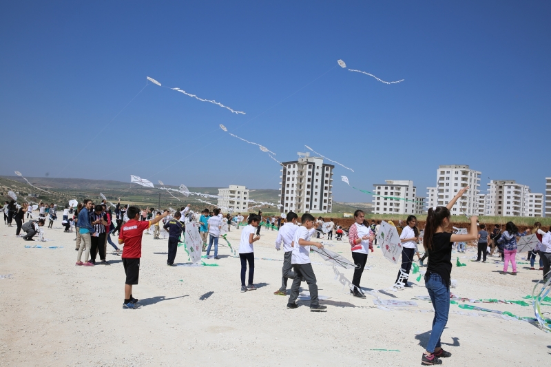Karaköprü’de Çacuklar Uçurtma Şenliğinde Doyasıya Eğlendi
