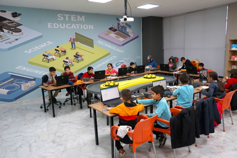 KARAKÖPRÜ’DE GELECEĞİN YAZILIMCILARI YETİŞİYOR