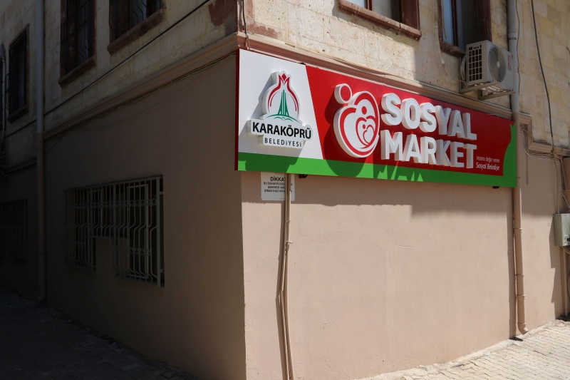KARAKÖPRÜ’DE İHTİYAÇLAR SOSYAL MARKETTE GİDERİLİYOR