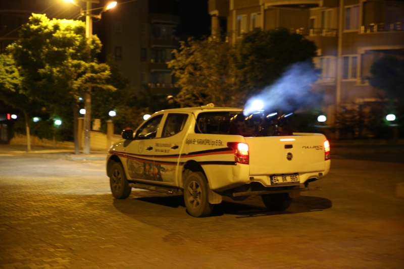Karaköprü'de İlaçlama Gece Gündüz Sürüyor