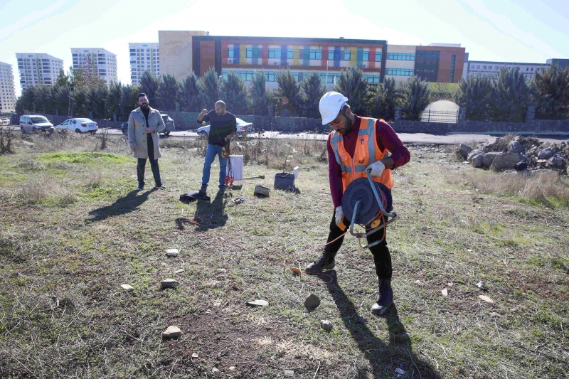 KARAKÖPRÜ'DE JEOFİZİK ÇALIŞMALARLA SAĞLAM ZEMİNLER BELİRLENİYOR