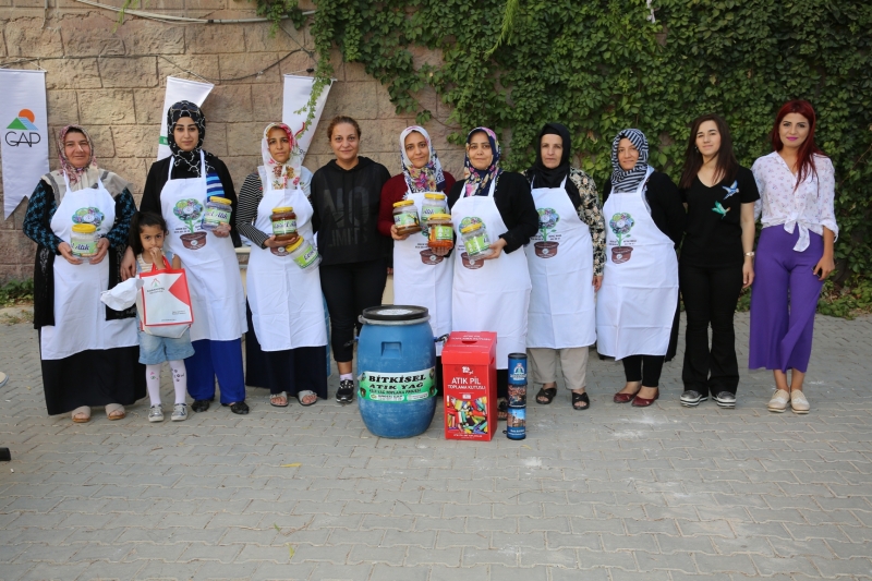 Karaköprü'de Kadınlara Geri Dönüşüm Anlatıldı