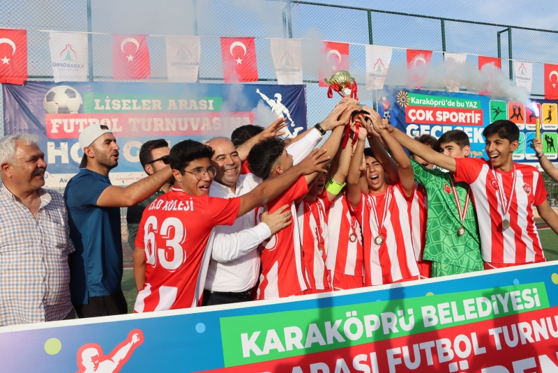 KARAKÖPRÜ'DE LİSELER ARASI FUTBOL ŞÖLENİ TAMAMLANDI