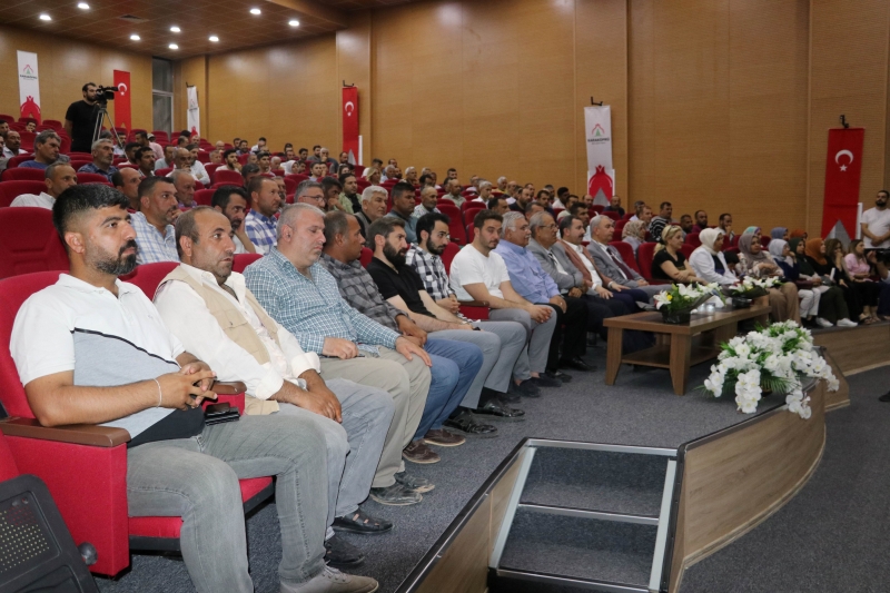 KARAKÖPRÜ’DE ‘MEDENİYETİ DEVİREN URFALI ADAM’ KONFERANSI DÜZENLENDİ