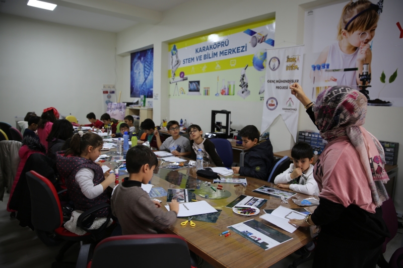 KARAKÖPRÜ’DE ÖĞRENCİLER YARIYIL TATİLİNİ BİLİM VE TEKNOLOJİYLE DEĞERLENDİRİYOR