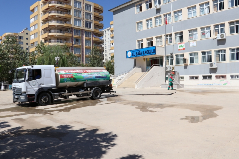 Karaköprü'de Okullarda Kapsamlı Temizlik