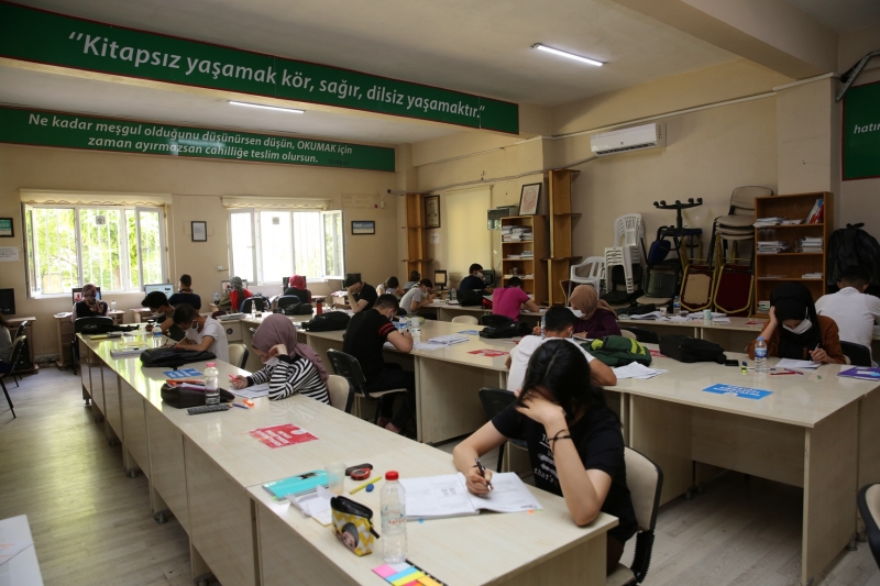 KARAKÖPRÜ’DE OKUMA EVLERİ YOĞUN İLGİ GÖRÜYOR