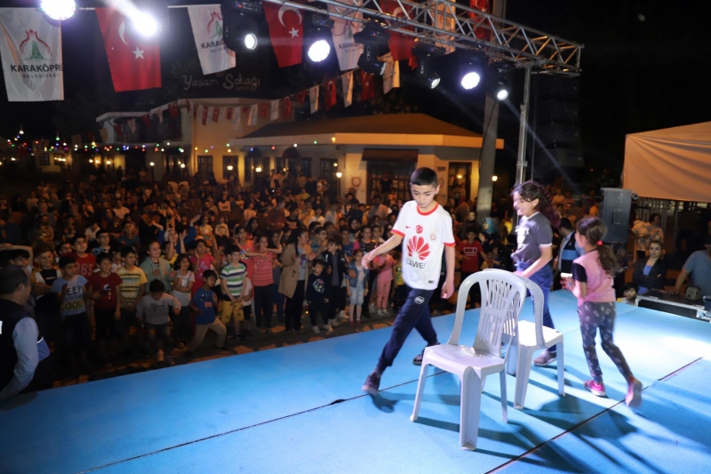 ​KARAKÖPRÜ'DE RAMAZAN ETKİNLİĞİNDE ÇOCUKLAR DOYASIYA EĞLENDİ